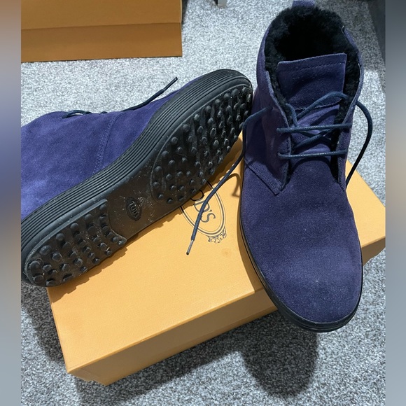 Tods Blue suede lined chukkas. - Picture 2 of 3